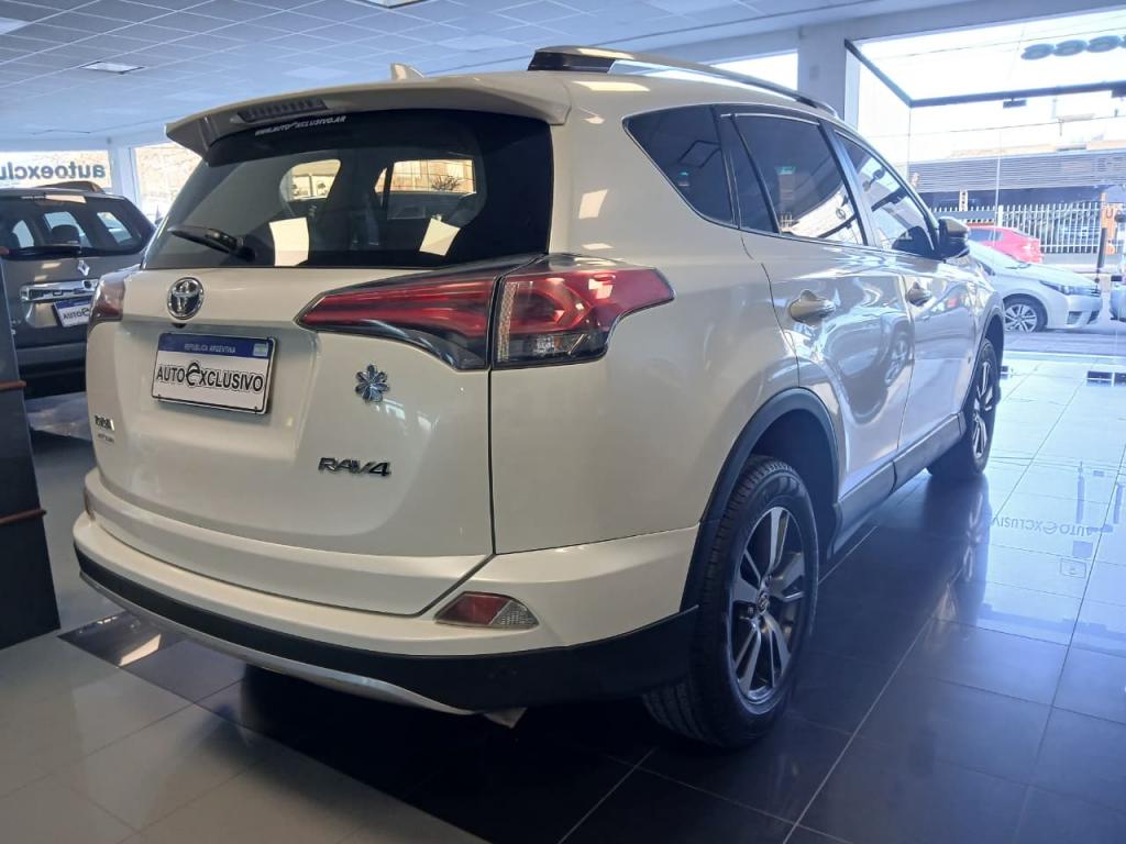 TOYOTA RAV4 4X2 VX 2017